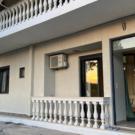 100 Meters From The Sea Διαμέρισμα Ξυλόκαστρο Εξωτερικό φωτογραφία